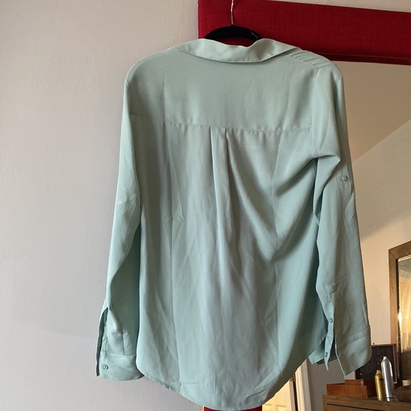 Express button down. No flaws; super cute! - Picture 3 of 3